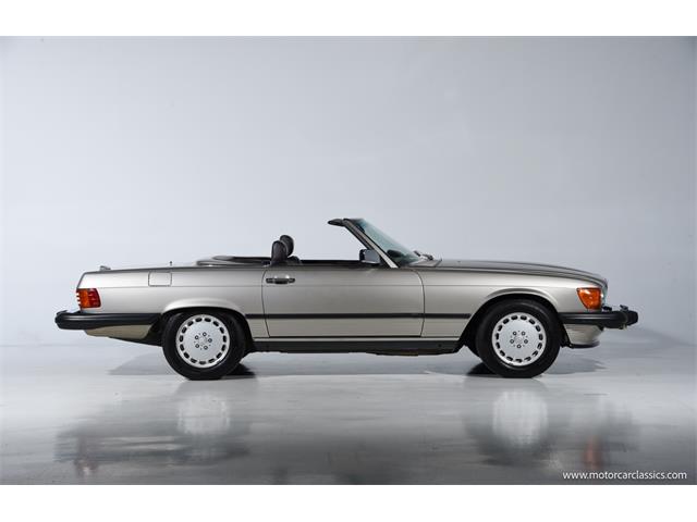 1988 Mercedes-Benz 560 (CC-2080076) for sale in Farmingdale, New York