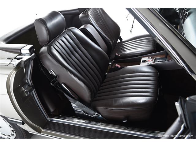 1988 Mercedes-Benz 560 (CC-2080076) for sale in Farmingdale, New York