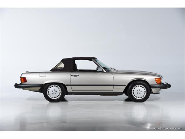 1988 Mercedes-Benz 560 (CC-2080076) for sale in Farmingdale, New York