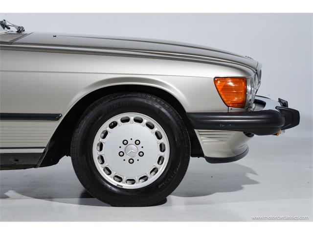 1988 Mercedes-Benz 560 (CC-2080076) for sale in Farmingdale, New York