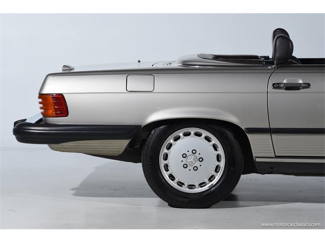 1988 Mercedes-Benz 560 (CC-2080076) for sale in Farmingdale, New York