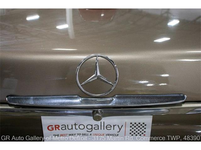 1987 Mercedes-Benz 560SL (CC-2087946) for sale in Kentwood, Michigan