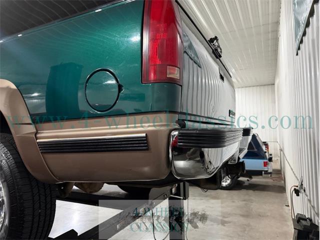 1996 Chevrolet Suburban (CC-2088111) for sale in Holland , Michigan