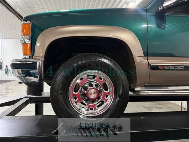 1996 Chevrolet Suburban (CC-2088111) for sale in Holland , Michigan