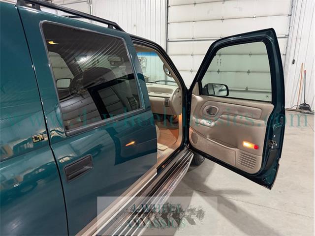 1996 Chevrolet Suburban (CC-2088111) for sale in Holland , Michigan
