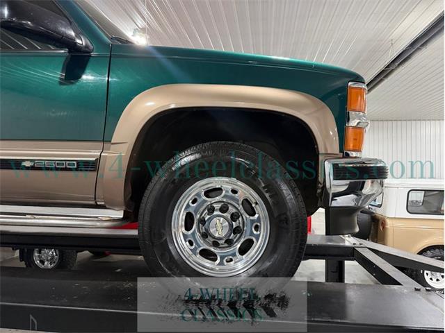 1996 Chevrolet Suburban (CC-2088111) for sale in Holland , Michigan