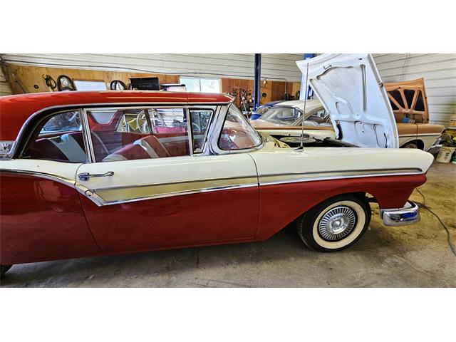 1957 Ford Fairlane 500 Skyliner (CC-2088169) for sale in Sioux Falls, South Dakota