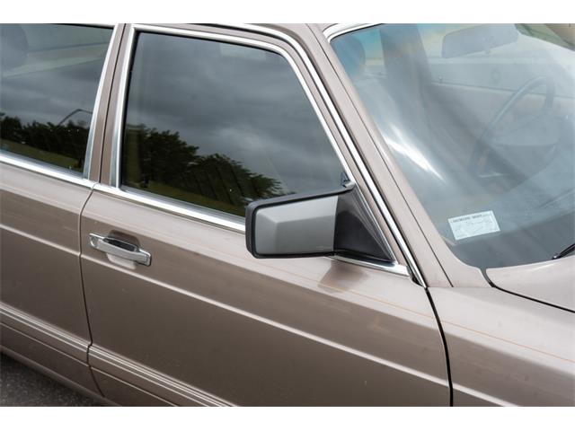 1988 Mercedes-Benz 560 (CC-2089288) for sale in Sherman Oaks, California