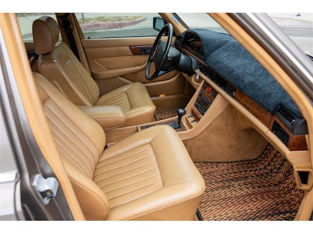 1988 Mercedes-Benz 560 (CC-2089288) for sale in Sherman Oaks, California