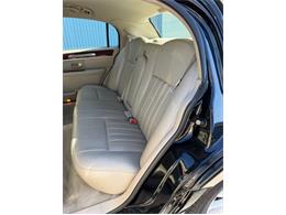 2005 Lincoln Town Car (CC-2089642) for sale in Mill Hall, Pennsylvania