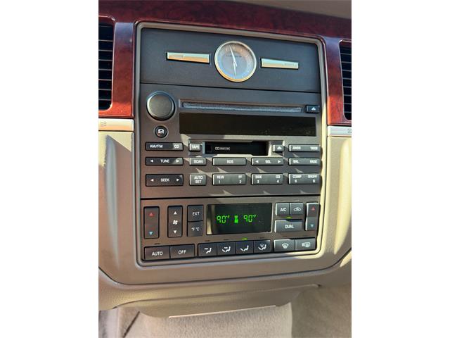 2005 Lincoln Town Car (CC-2089642) for sale in Mill Hall, Pennsylvania