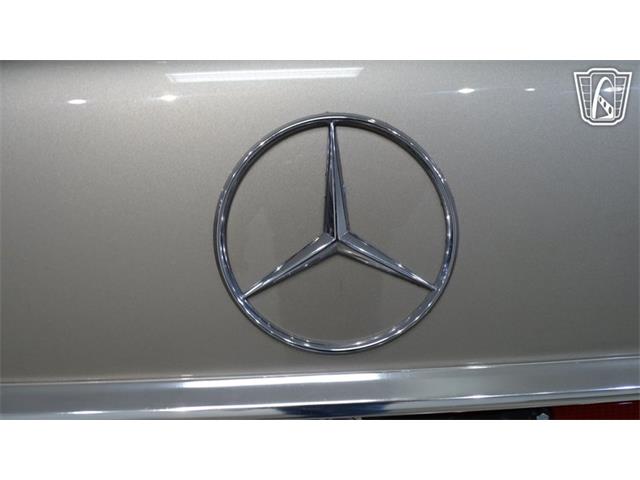 1986 Mercedes-Benz 560SL (CC-2089697) for sale in O'Fallon, Illinois