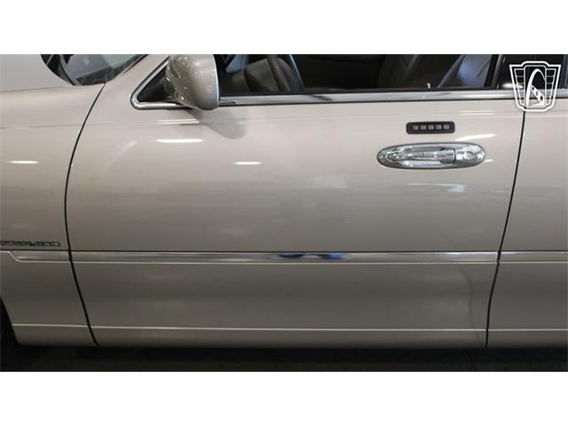 2002 Lincoln Town Car (CC-2091139) for sale in Crete, Illinois