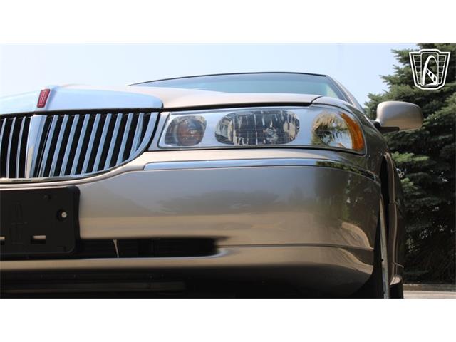 2002 Lincoln Town Car (CC-2091139) for sale in Crete, Illinois