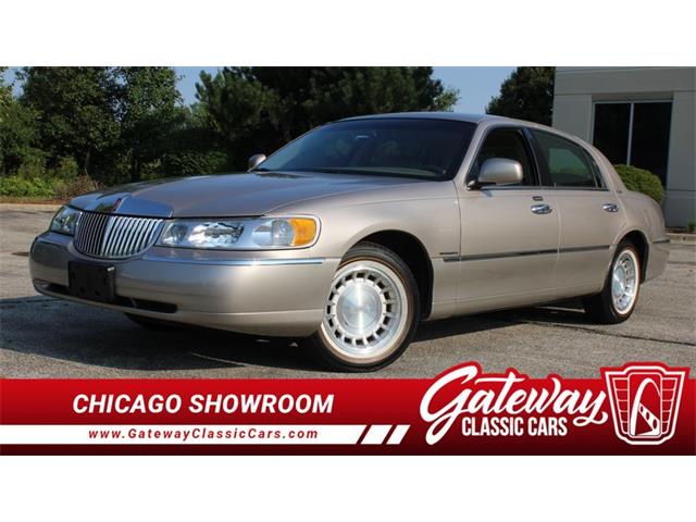 2002 Lincoln Town Car (CC-2091139) for sale in Crete, Illinois