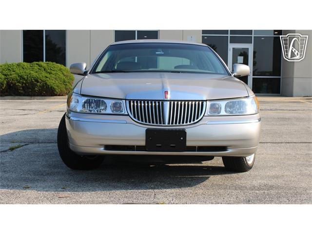 2002 Lincoln Town Car (CC-2091139) for sale in Crete, Illinois