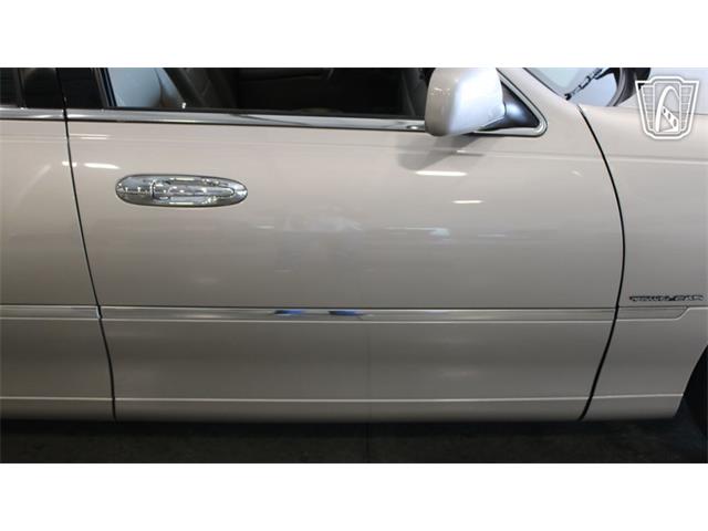 2002 Lincoln Town Car (CC-2091139) for sale in Crete, Illinois