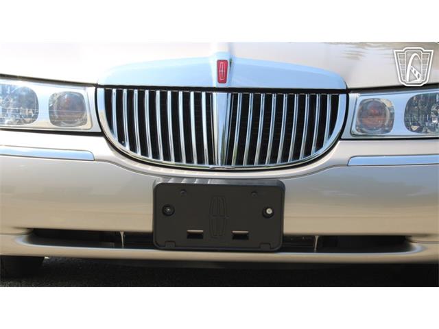 2002 Lincoln Town Car (CC-2091139) for sale in Crete, Illinois