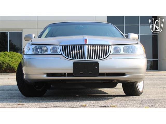 2002 Lincoln Town Car (CC-2091139) for sale in Crete, Illinois