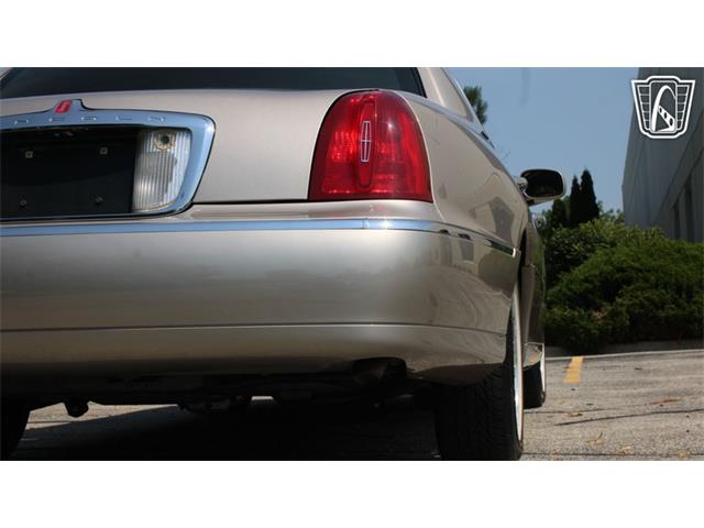 2002 Lincoln Town Car (CC-2091139) for sale in Crete, Illinois