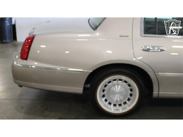 2002 Lincoln Town Car (CC-2091139) for sale in Crete, Illinois