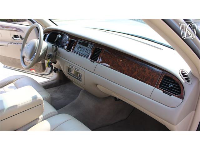 2002 Lincoln Town Car (CC-2091139) for sale in Crete, Illinois