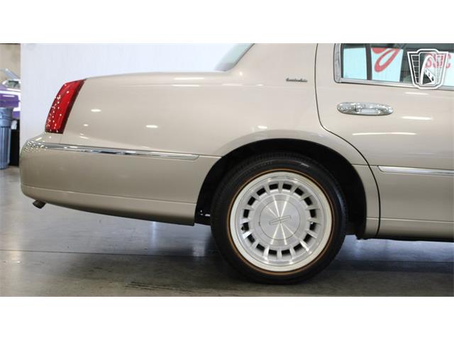 2002 Lincoln Town Car (CC-2091139) for sale in Crete, Illinois