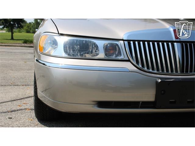 2002 Lincoln Town Car (CC-2091139) for sale in Crete, Illinois