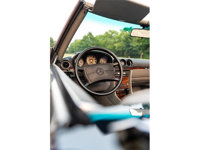 1987 Mercedes-Benz 560SL (CC-2091357) for sale in Southampton, New York