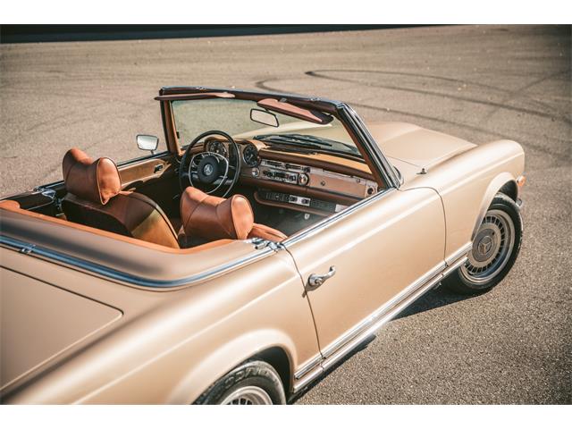 1970 Mercedes-Benz 280SL (CC-2091445) for sale in Grand Rapids, Michigan