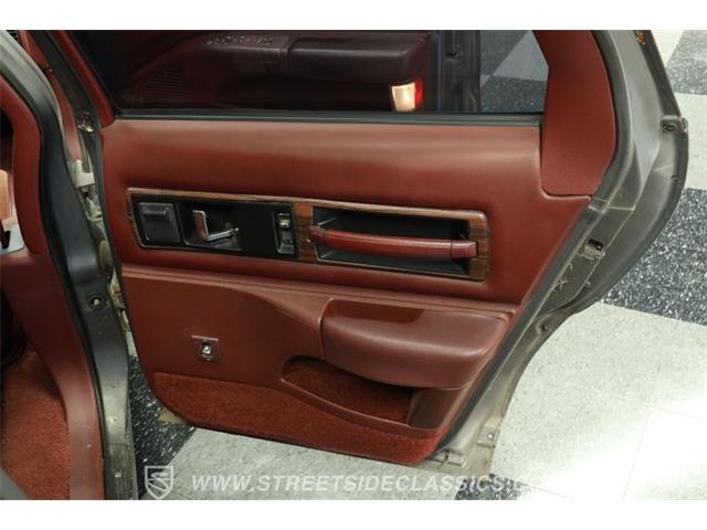 1992 Oldsmobile Custom Cruiser (CC-2092332) for sale in Lutz, Florida
