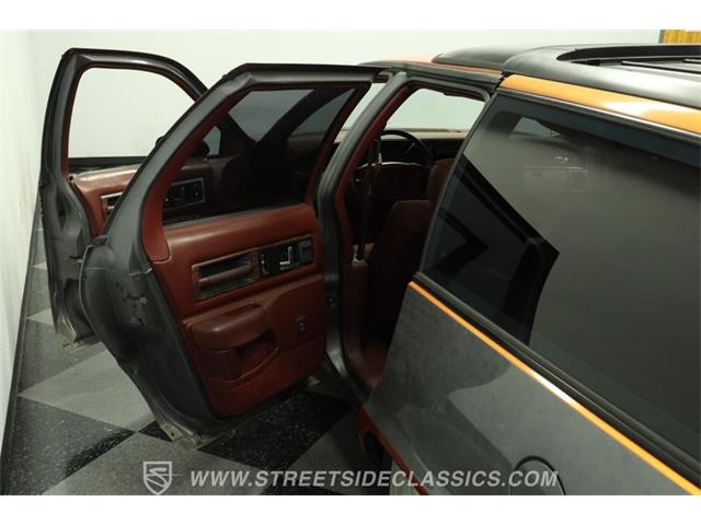1992 Oldsmobile Custom Cruiser (CC-2092332) for sale in Lutz, Florida