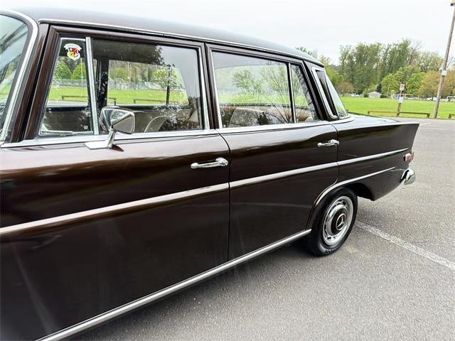 1968 Mercedes-Benz 230 (CC-2092489) for sale in Gladstone, Oregon