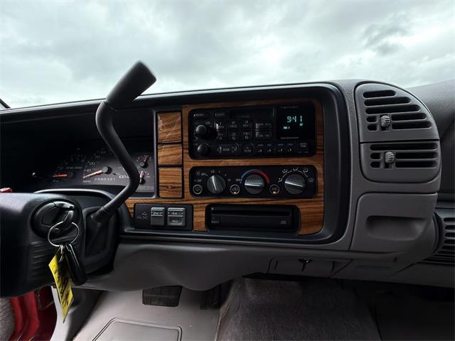 1997 GMC Suburban (CC-2092494) for sale in Gladstone, Oregon