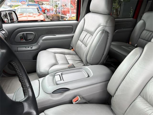 1997 GMC Suburban (CC-2092494) for sale in Gladstone, Oregon