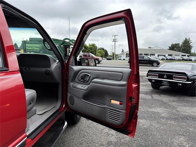 1997 GMC Suburban (CC-2092494) for sale in Gladstone, Oregon