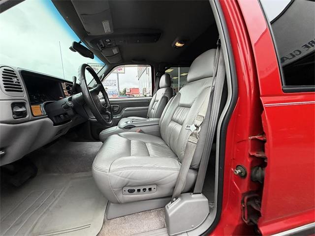 1997 GMC Suburban (CC-2092494) for sale in Gladstone, Oregon