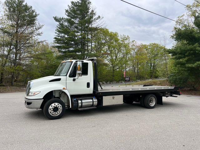 2016 International 4300 (CC-2092546) for sale in Upton, Massachusetts