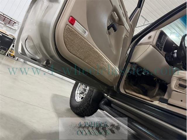 2002 Chevrolet Suburban (CC-2093046) for sale in Holland , Michigan