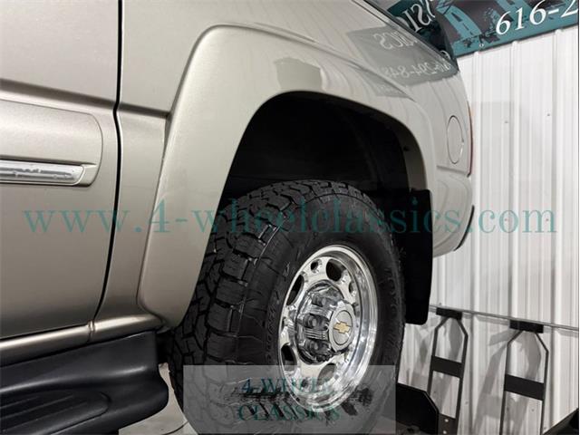 2002 Chevrolet Suburban (CC-2093046) for sale in Holland , Michigan