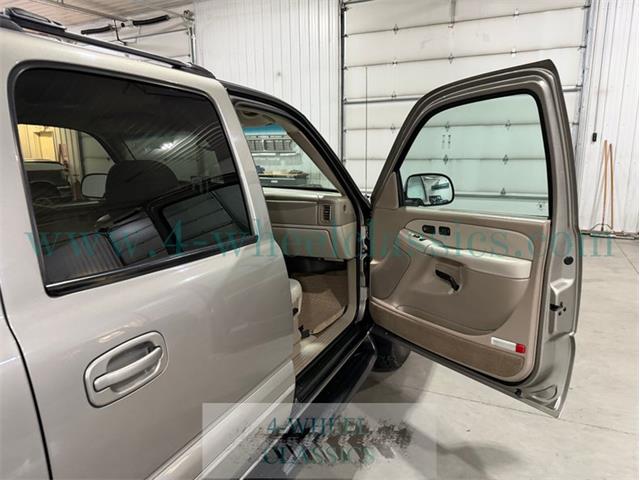 2002 Chevrolet Suburban (CC-2093046) for sale in Holland , Michigan