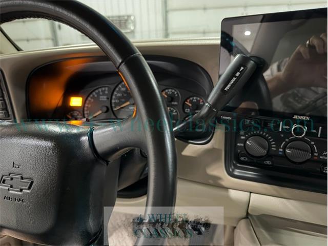 2002 Chevrolet Suburban (CC-2093046) for sale in Holland , Michigan