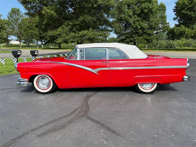 1956 Ford Fairlane Sunliner (CC-2093061) for sale in Paris , Kentucky