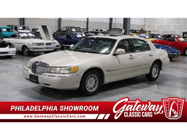 1999 Lincoln Town Car (CC-2093511) for sale in Runnemede, New Jersey