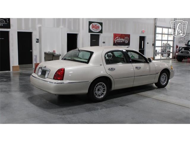 1999 Lincoln Town Car (CC-2093511) for sale in Runnemede, New Jersey