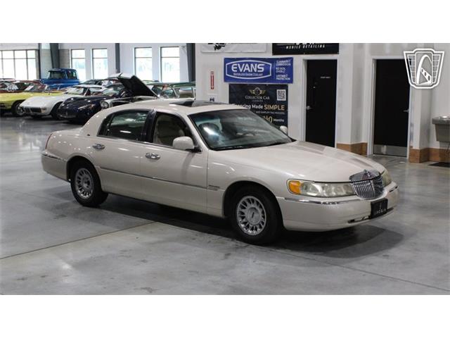 1999 Lincoln Town Car (CC-2093511) for sale in Runnemede, New Jersey