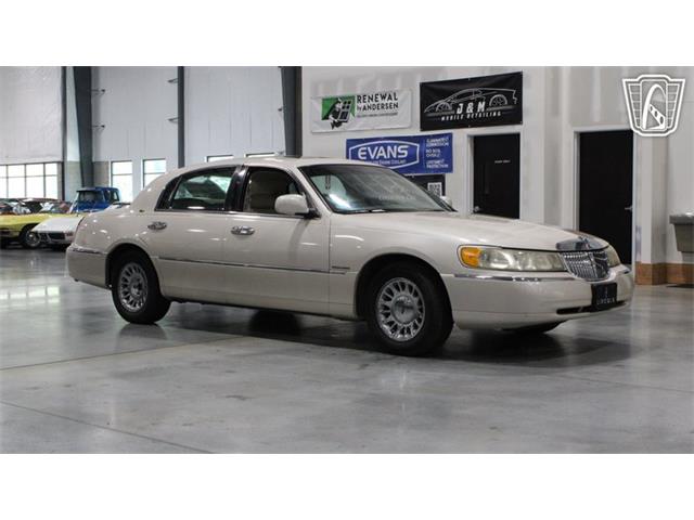 1999 Lincoln Town Car (CC-2093511) for sale in Runnemede, New Jersey