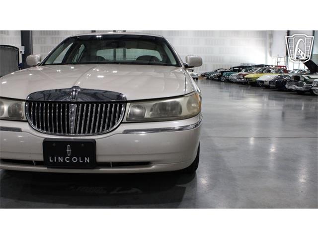 1999 Lincoln Town Car (CC-2093511) for sale in Runnemede, New Jersey