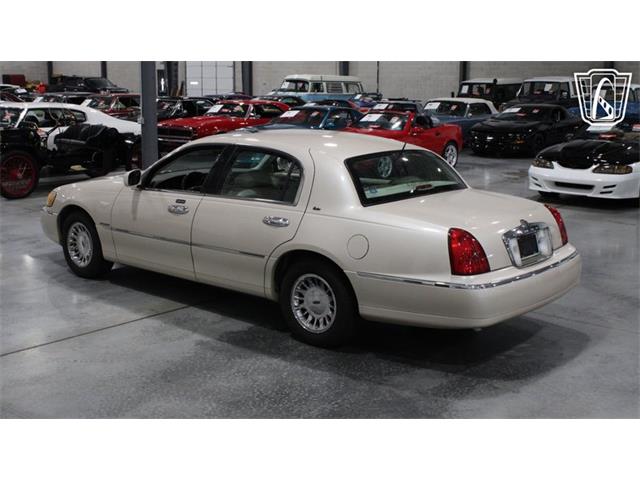 1999 Lincoln Town Car (CC-2093511) for sale in Runnemede, New Jersey