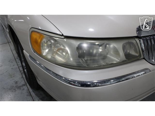 1999 Lincoln Town Car (CC-2093511) for sale in Runnemede, New Jersey